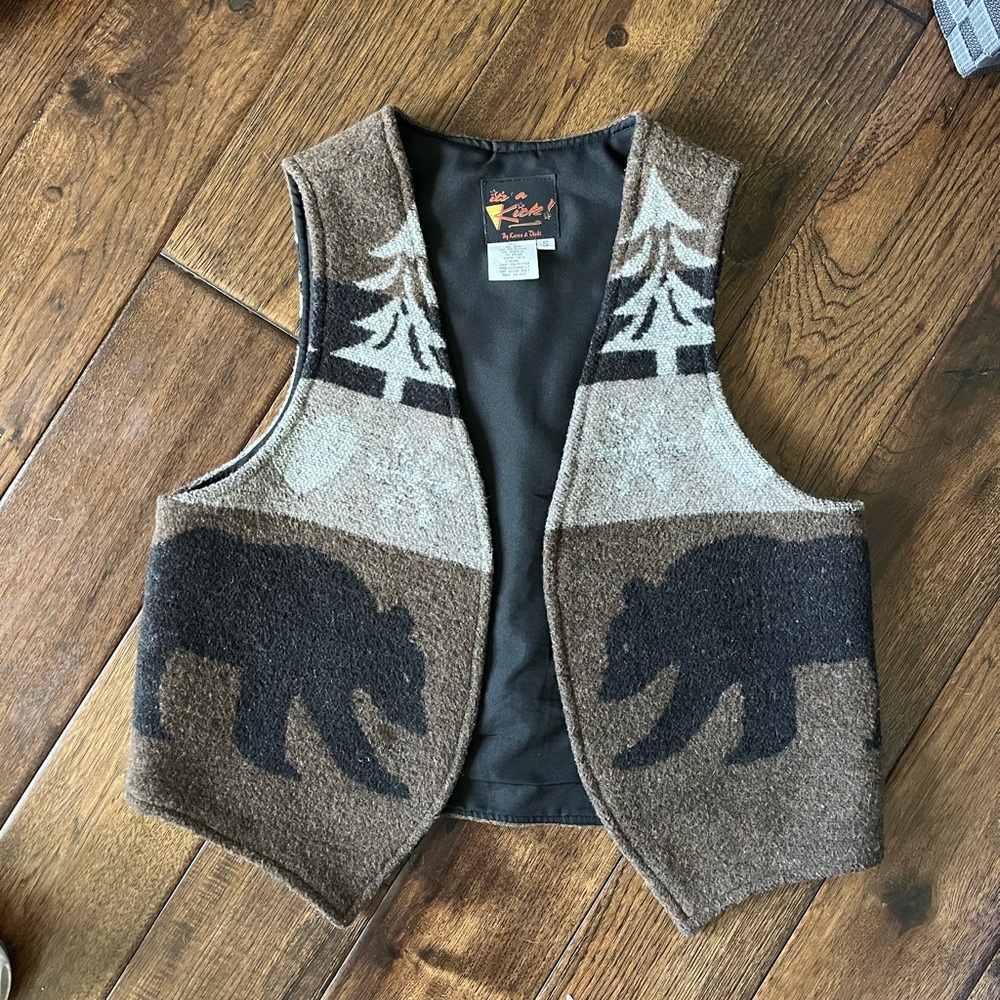 It’s a kick! By Karen and Vicki wool vest